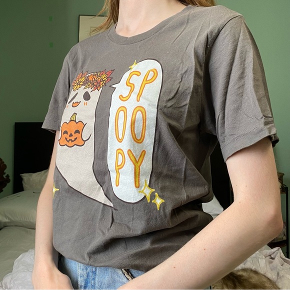 Cute spoopy ghost tee 🍂 - Picture 2 of 9